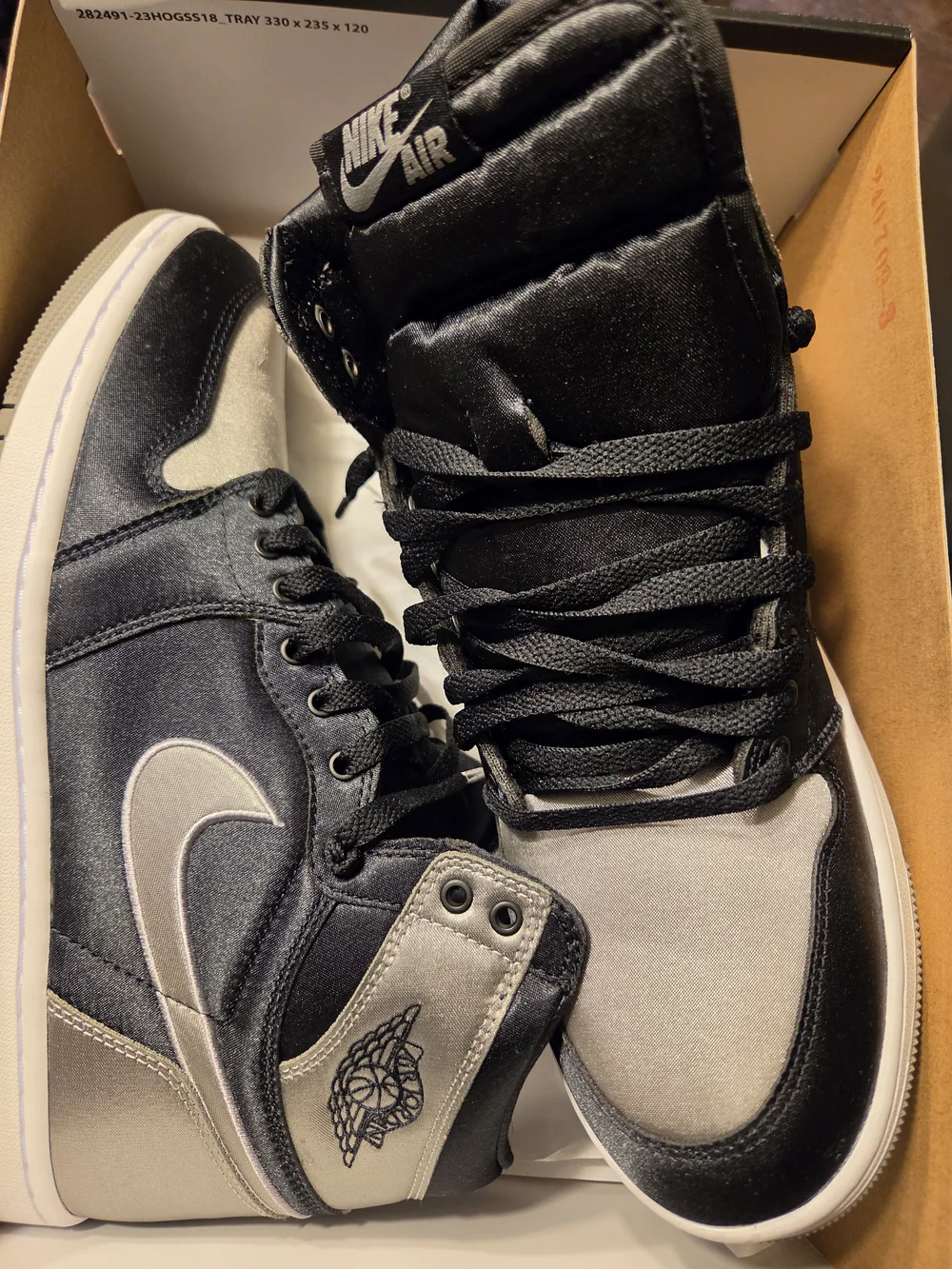 Women Nike Air Jordan 1 High - Black and Gray